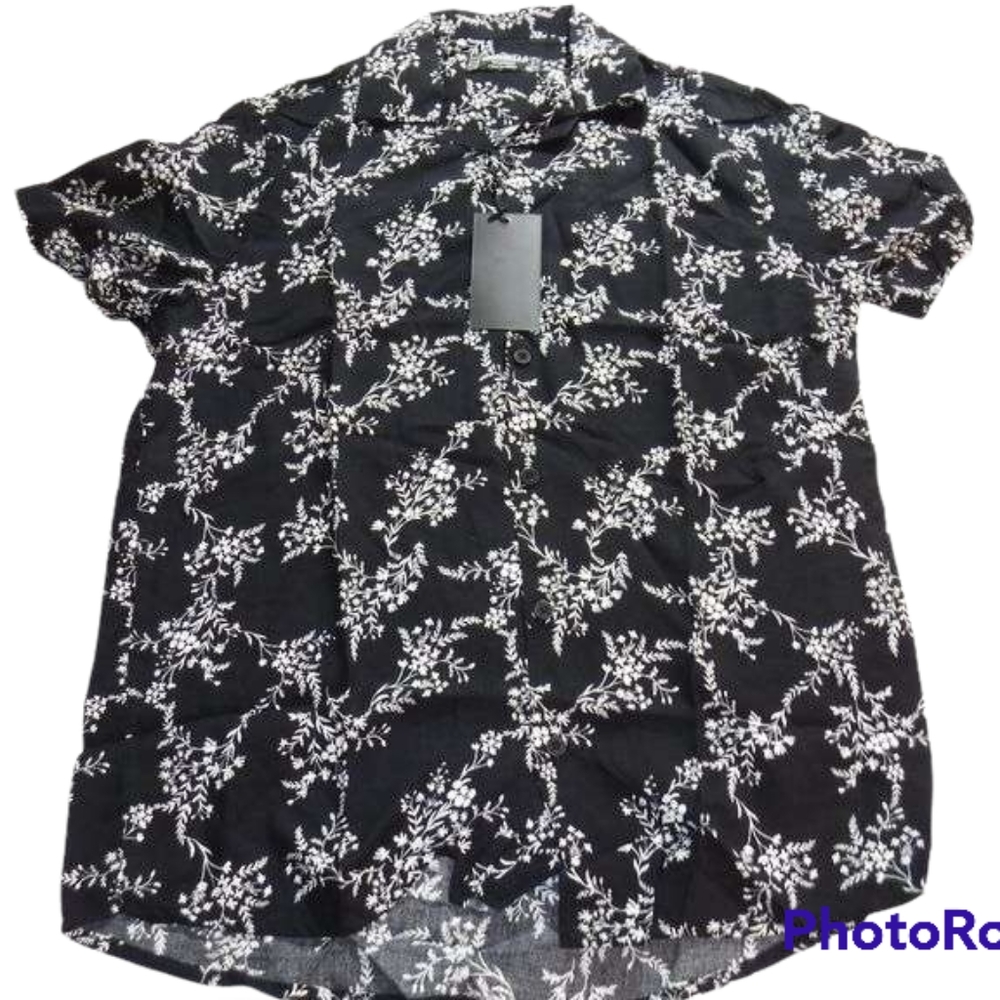 NWT Mandella Istanbul Short Sleeve Black White Floral Button Down Shirt sz M